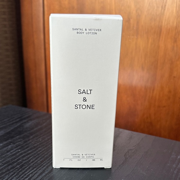 Santal & Vetiver Salt & Stone Body Lotion - Picture 2 of 10